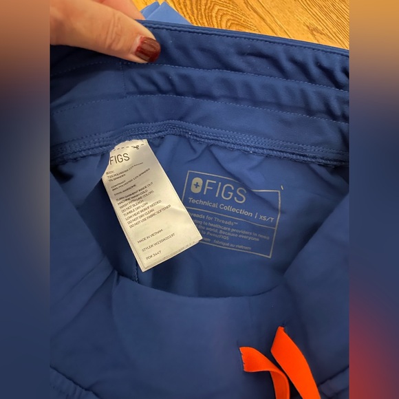 Figs scrub set X-Small Tall pants/ XSmall Top - Picture 6 of 8